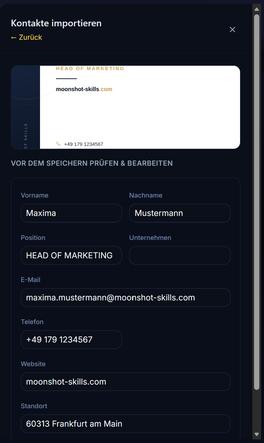 Der Visitenkarten-Scanner mit Kameravorschau und den darunter erkannten Feldern